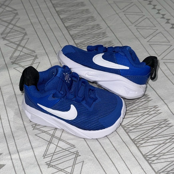 Nike Other - Nike size 4 youth / toddler shoes, kids, blue